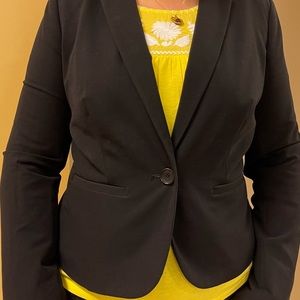 Black blazers for women